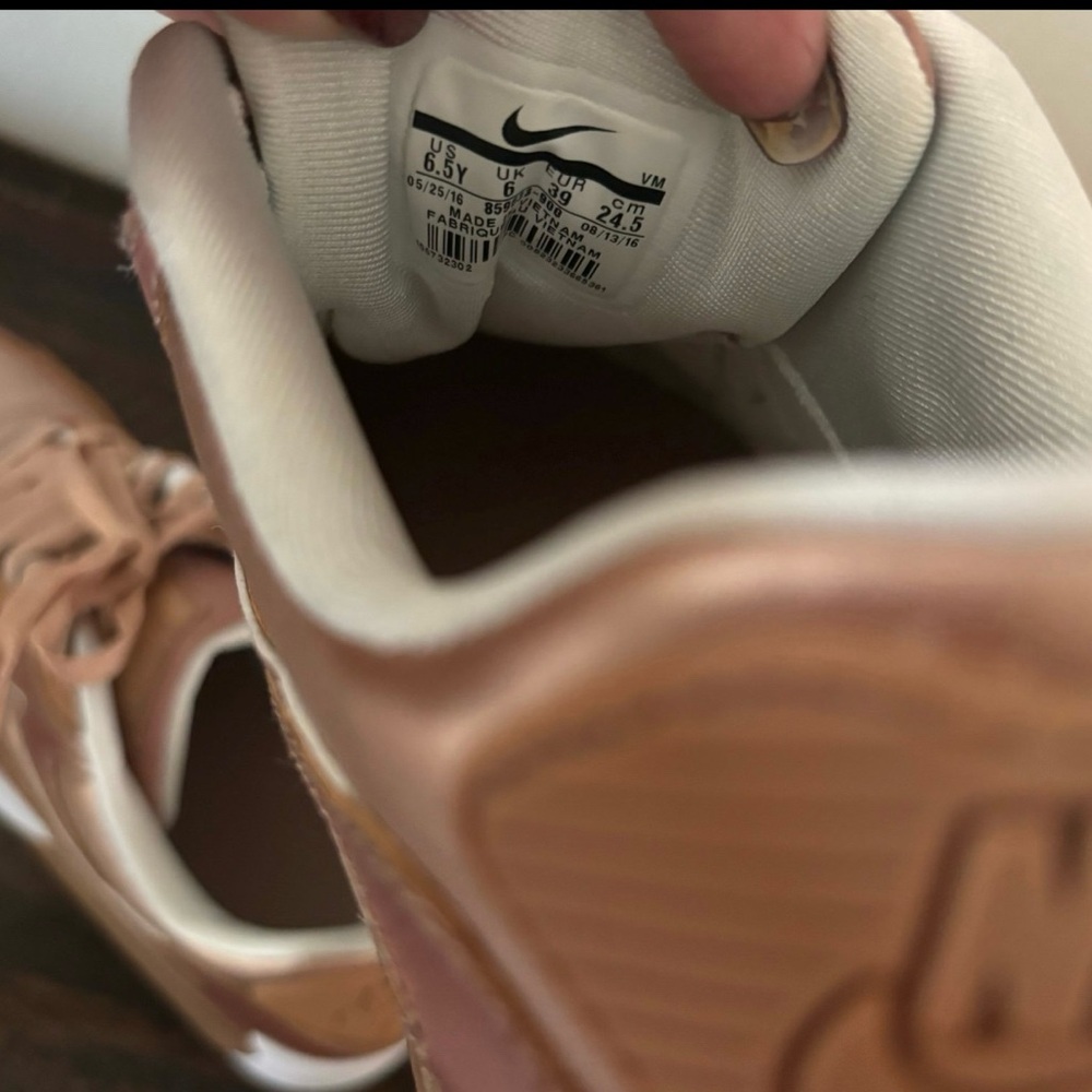 Nike Women's Metallic Rose Gold Athletic Sneakers - Picture 8 of 8